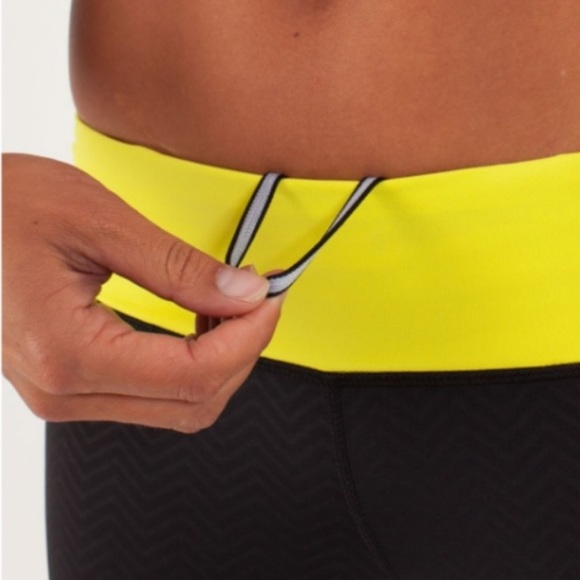 Lululemon Capris Leggings Ruffle Sides - Picture 8 of 8